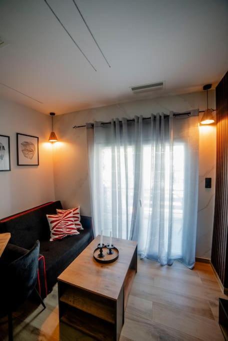 Coloris Rubrum Room Thessaloniki Exterior photo