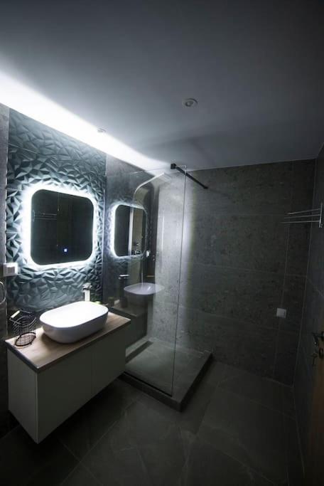Coloris Rubrum Room Thessaloniki Exterior photo